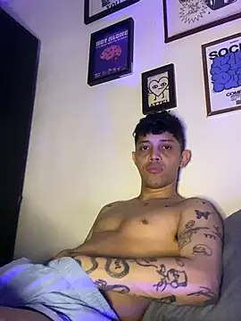 Snapshot of tonysexyboy chatting on 12-16-24, 04:34 tonysexyboy online show from 12-16-24, 04:34