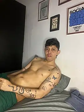 Snapshot of tonysexyboy chatting on 01-09-25, 02:54 tonysexyboy online show from 01-09-25, 02:54