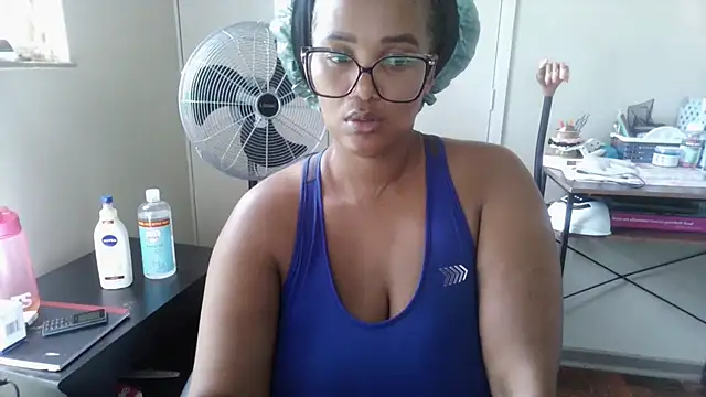 Snapshot of Charlie-Crawford chatting on 03-08-26, 08:29 Charlie-Crawford online show from 03-08-26, 08:29