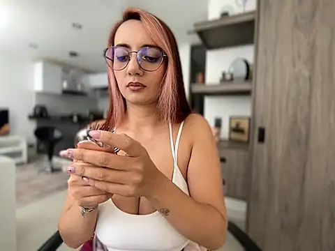 Snapshot of Anny_Moore09 chatting on 02-04-25, 02:32 Anny Moore09 online show from 02-04-25, 02:32