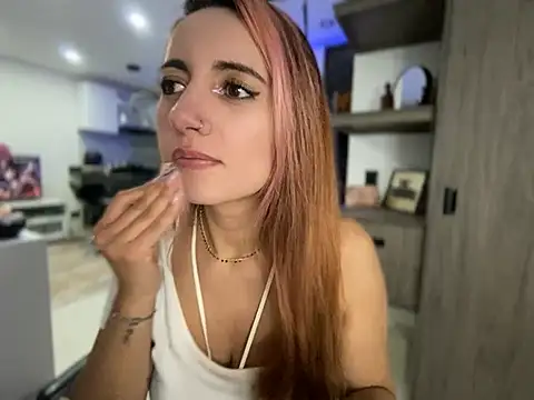 Snapshot of Anny_Moore09 chatting on 03-22-25, 12:49 Anny Moore09 online show from 03-22-25, 12:49