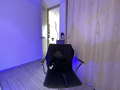 Snapshot of Anny_Moore09 chatting on 03-10-26, 03:50 Anny Moore09 online show from 03-10-26, 03:50