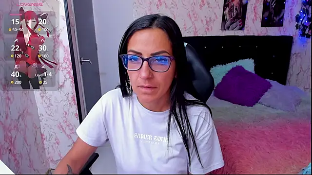 Snapshot of alma_blue chatting on 02-14-25, 07:33 alma blue online show from 02-14-25, 07:33