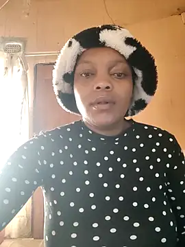 Snapshot of EbonyBuu chatting on 05-19-26, 10:10 EbonyBuu online show from 05-19-26, 10:10