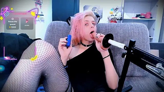 Littlepinkcat online show from 10-02-25, 11:12