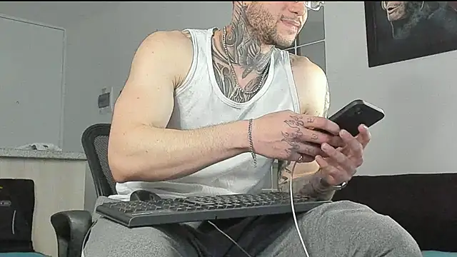  jamesleandros1 online show from 01-30-25, 10:51