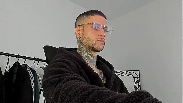  jamesleandros1 online show from 10-14-25, 07:36