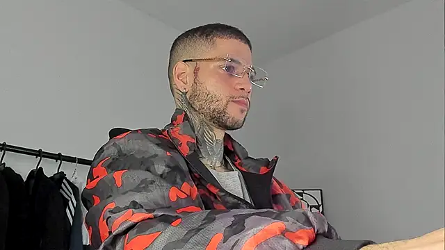  jamesleandros1 online show from 11-11-25, 11:10