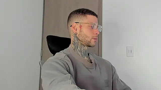  jamesleandros1 online show from 01-15-26, 12:10