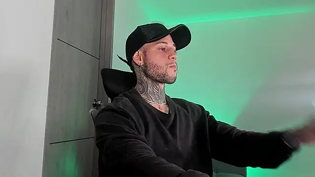  jamesleandros1 online show from 05-24-26, 01:32