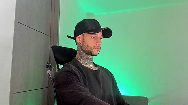  jamesleandros1 online show from 06-06-26, 06:34