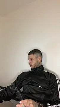  jamesleandros1 online show from 06-11-26, 04:32
