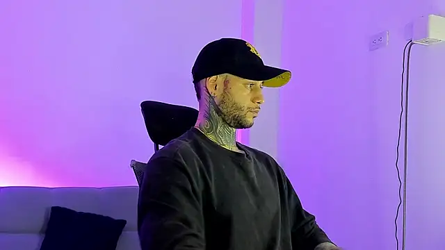  jamesleandros1 online show from 06-19-26, 03:33