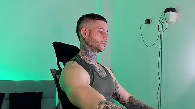  jamesleandros1 online show from 07-05-26, 05:31