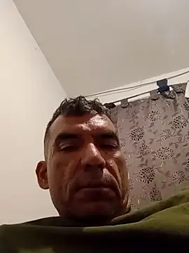 Snapshot of Daddy1972 chatting on 12-29-24, 11:29 Daddy1972 online show from 12-29-24, 11:29