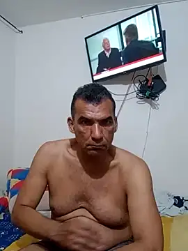 Snapshot of Daddy1972 chatting on 09-20-25, 11:33 Daddy1972 online show from 09-20-25, 11:33