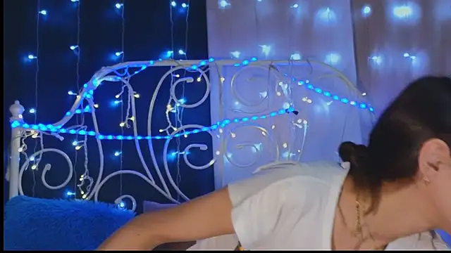 Snapshot of Funny_Bunny chatting on 01-22-25, 04:23 Funny Bunny online show from 01-22-25, 04:23