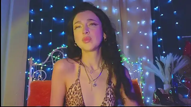 Snapshot of Funny_Bunny chatting on 02-27-25, 05:02 Funny Bunny online show from 02-27-25, 05:02