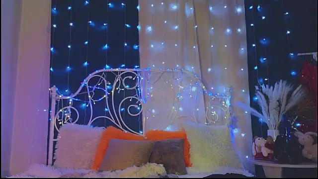 Snapshot of Funny_Bunny chatting on 03-10-25, 02:50 Funny Bunny online show from 03-10-25, 02:50