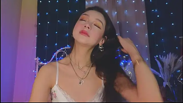 Snapshot of Funny_Bunny chatting on 03-18-25, 11:42 Funny Bunny online show from 03-18-25, 11:42