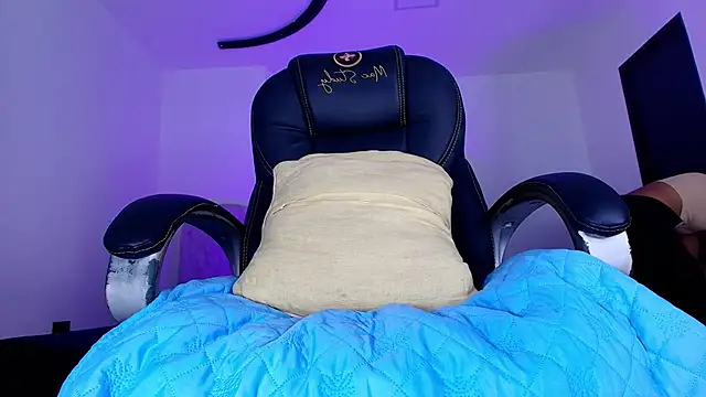 naomi kyse online show from 04-22-26, 01:08