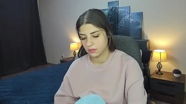 Snapshot of MaryMayson chatting on 12-15-25, 12:20 MaryMayson online show from 12-15-25, 12:20