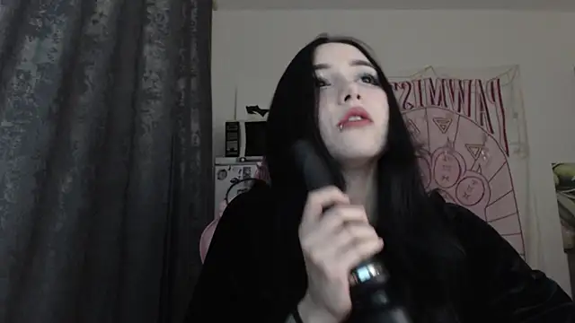 Snapshot of Holy420lolii chatting on 12-12-24, 04:43 Holy420lolii online show from 12-12-24, 04:43