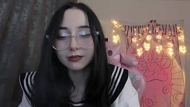 Snapshot of Holy420lolii chatting on 03-13-25, 05:39 Holy420lolii online show from 03-13-25, 05:39