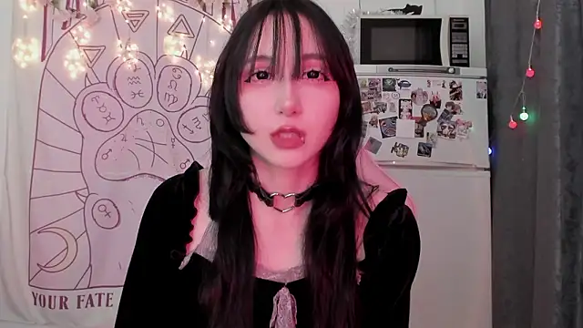 Snapshot of Holy420lolii chatting on 01-16-26, 05:50 Holy420lolii online show from 01-16-26, 05:50