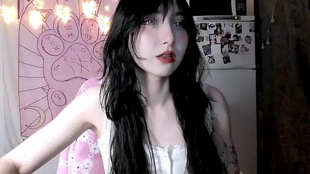 Snapshot of Holy420lolii chatting on 03-15-26, 04:57 Holy420lolii online show from 03-15-26, 04:57