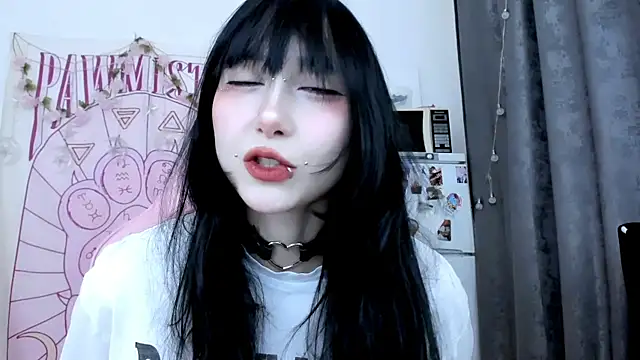 Holy420lolii online show from 06-14-26, 05:15