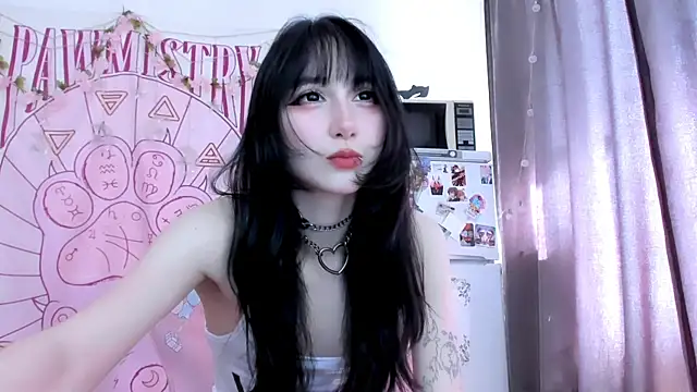 Holy420lolii online show from 06-19-26, 01:59