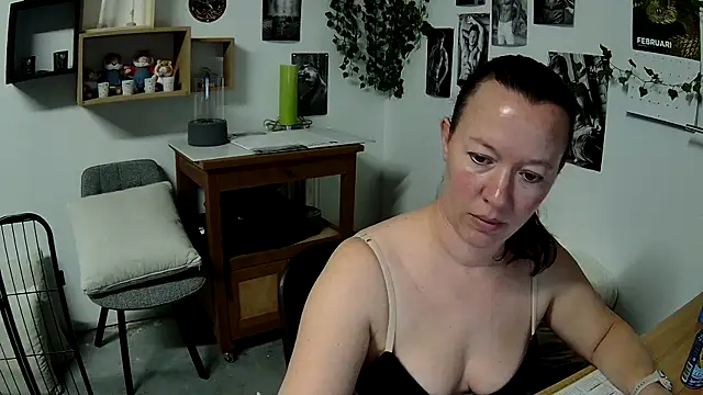 Snapshot of AnyaKrey@xh chatting on 02-15-26, 12:58 AnyaKreyxh online show from 02-15-26, 12:58