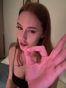 Meow Sophie online show from 09-21-25, 03:46