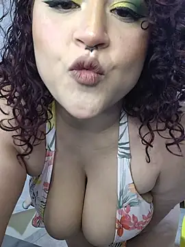 Snapshot of Sarita_Summer chatting on 10-29-25, 10:44 Sarita Summer online show from 10-29-25, 10:44