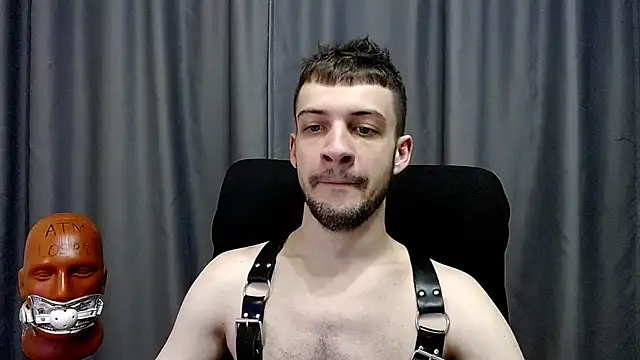 Snapshot of _Damien_thorn_ chatting on 12-17-25, 03:23 Damien thorn online show from 12-17-25, 03:23