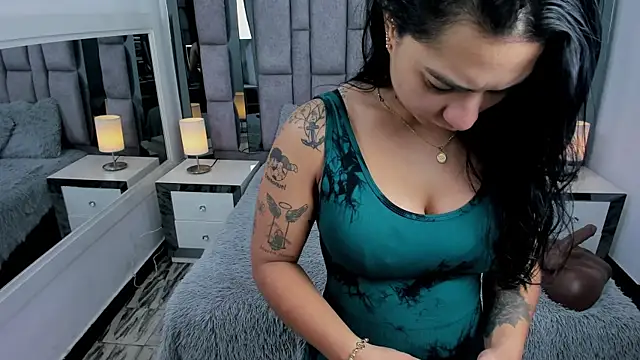 EMMAHILL1 online show from 04-09-26, 11:15