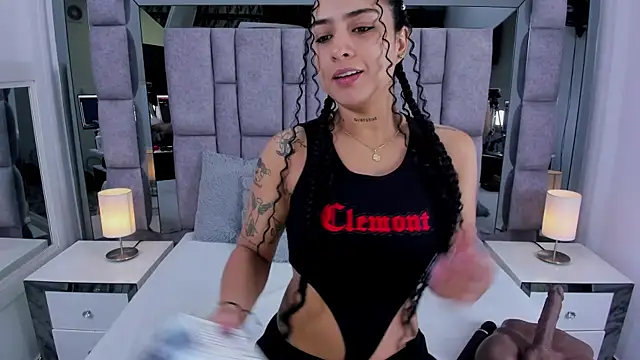 EMMAHILL1 online show from 04-24-26, 11:12