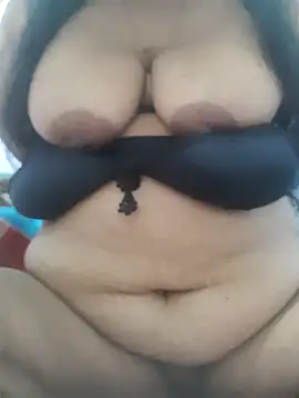 Snapshot of chubby_wife chatting on 06-23-26, 09:07 chubby wife online show from 06-23-26, 09:07