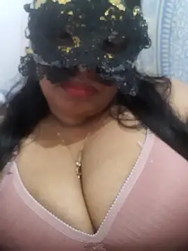 Snapshot of chubby_wife chatting on 07-28-26, 12:01 chubby wife online show from 07-28-26, 12:01