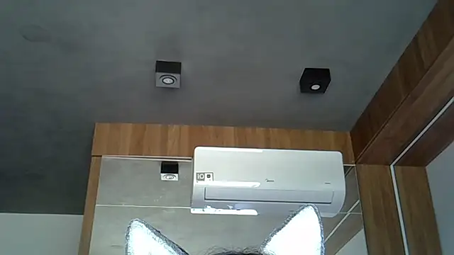 Skinny-Kitten online show from 10-05-25, 03:32