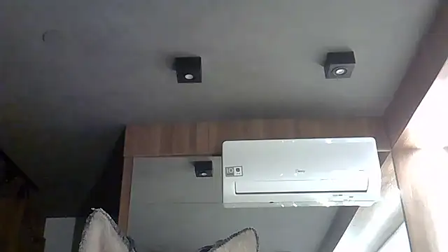 Skinny-Kitten online show from 10-23-25, 06:02