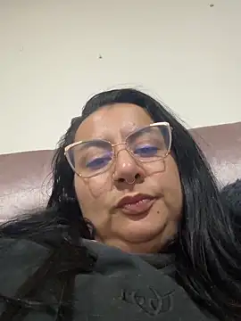 Abril Luv online show from 11-28-25, 02:14