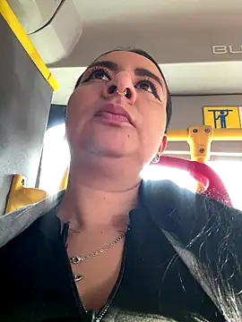 Abril Luv online show from 12-19-25, 12:23