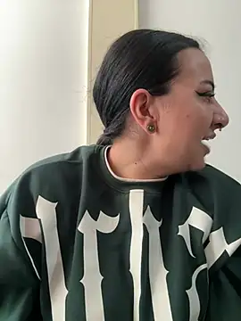 Abril Luv online show from 02-04-26, 01:28