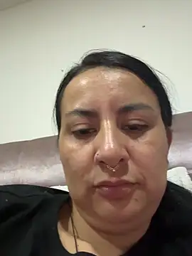 Abril Luv online show from 02-06-26, 01:54