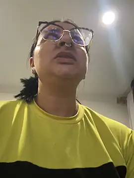 Abril Luv online show from 06-22-26, 03:25
