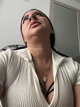 Abril Luv online show from 06-27-26, 12:22