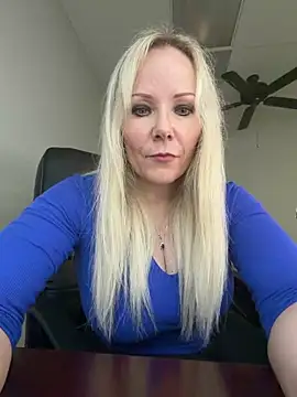 Snapshot of Sexual_Lovable_Doll chatting on 06-11-26, 03:21 Sexual Lovable Doll online show from 06-11-26, 03:21