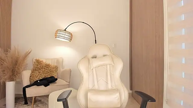 Snapshot of wandathompson_ chatting on 10-09-25, 12:03 wandathompson online show from 10-09-25, 12:03